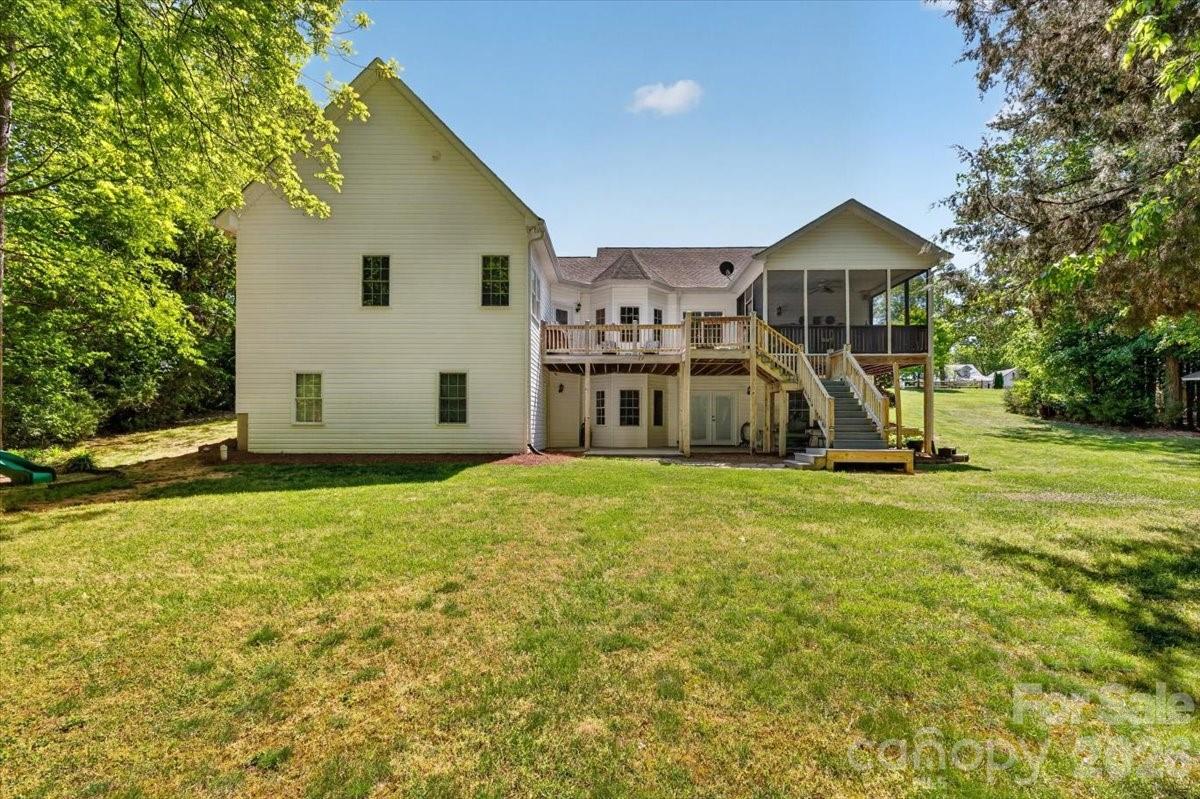 1048 Brevard Place Road