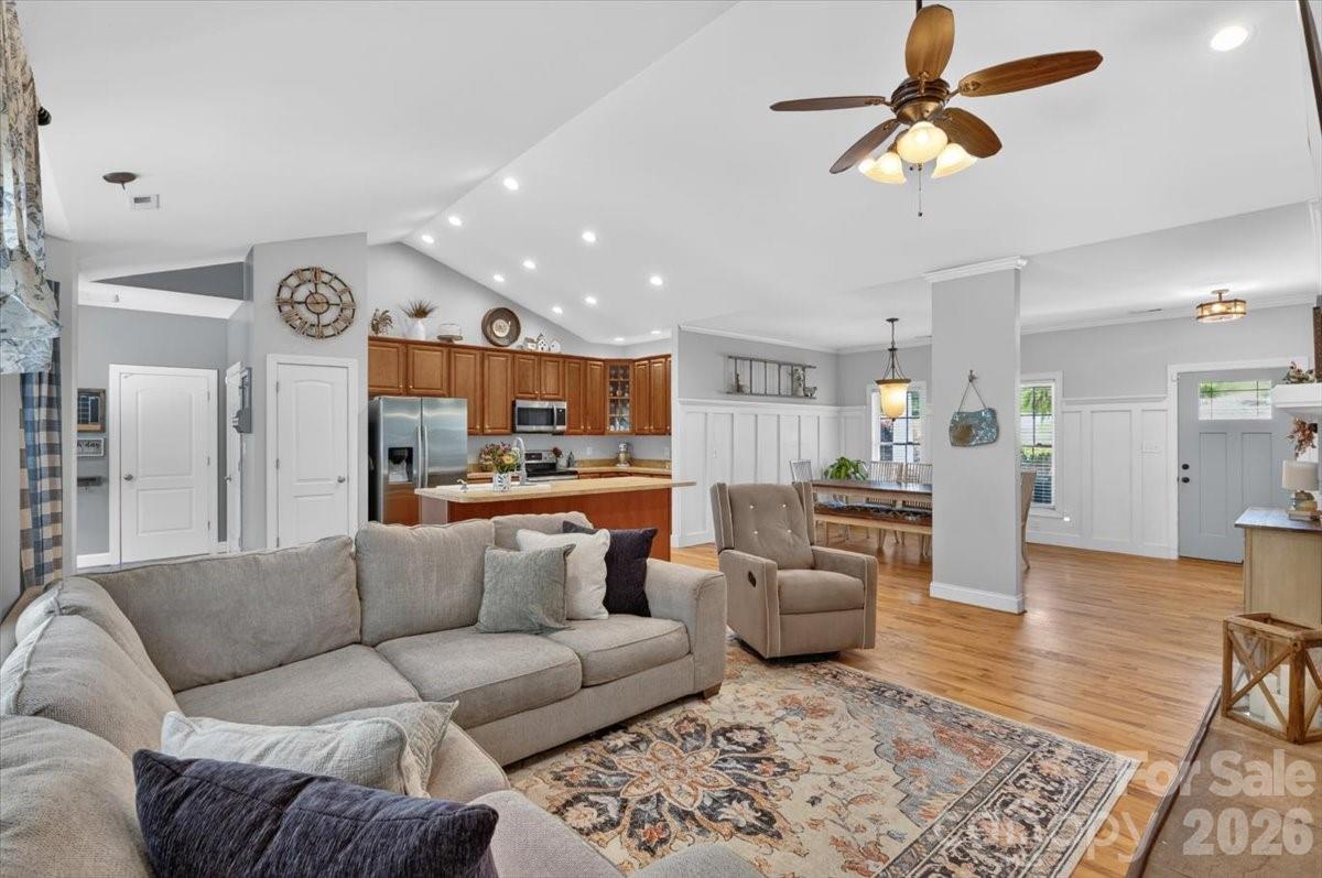 1048 Brevard Place Road