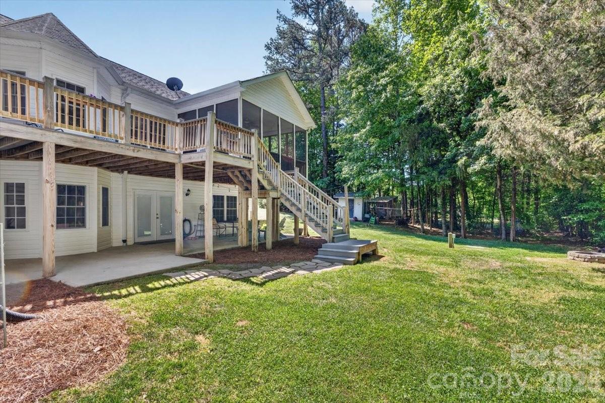 1048 Brevard Place Road