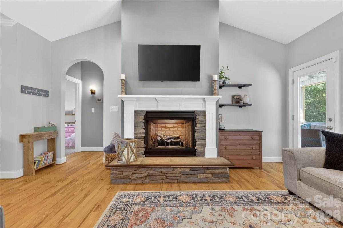 1048 Brevard Place Road