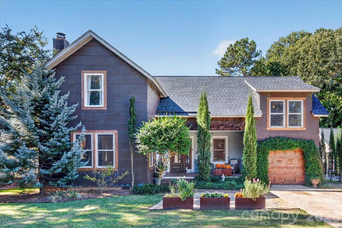521 Forest Lane