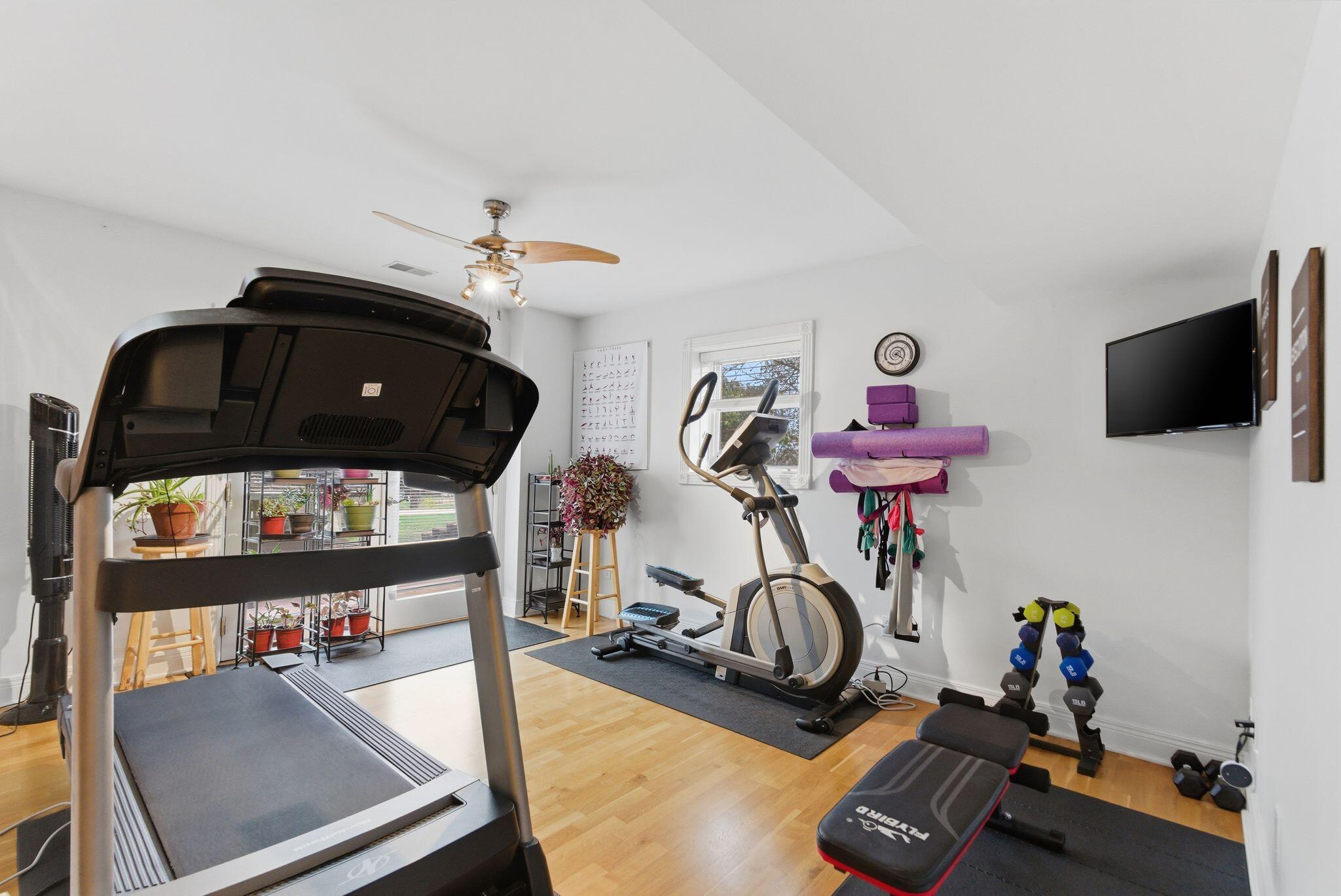 102 Jeannette Avenue