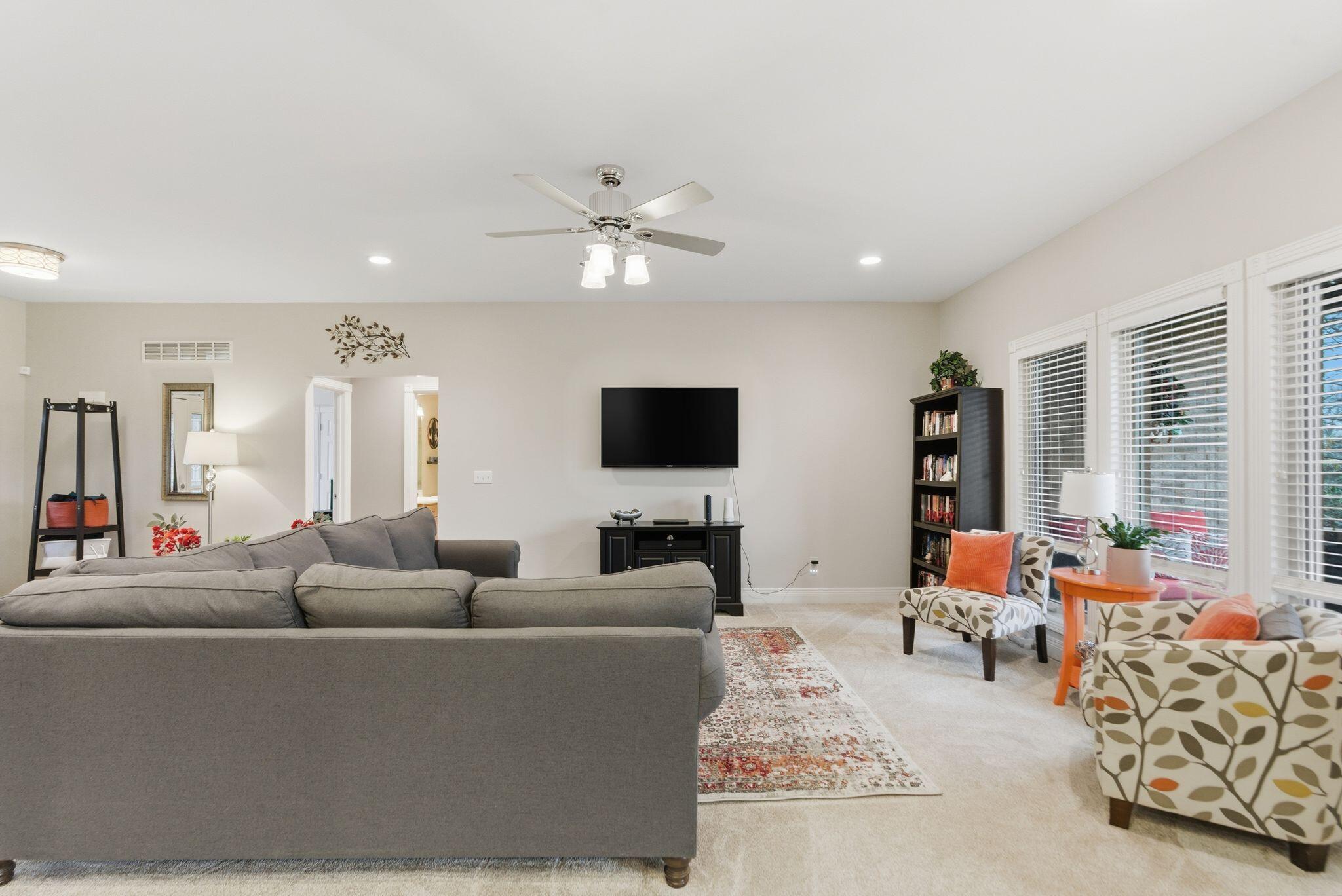 102 Jeannette Avenue