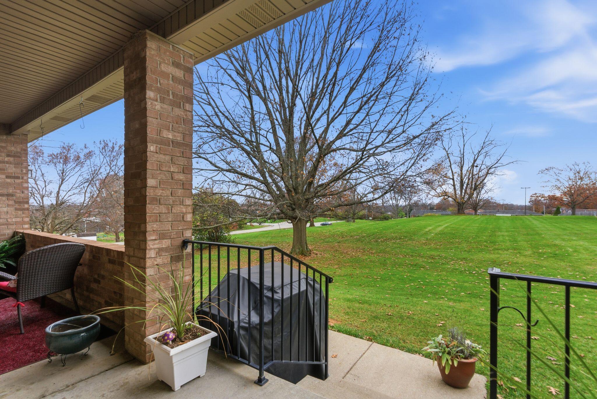 102 Jeannette Avenue