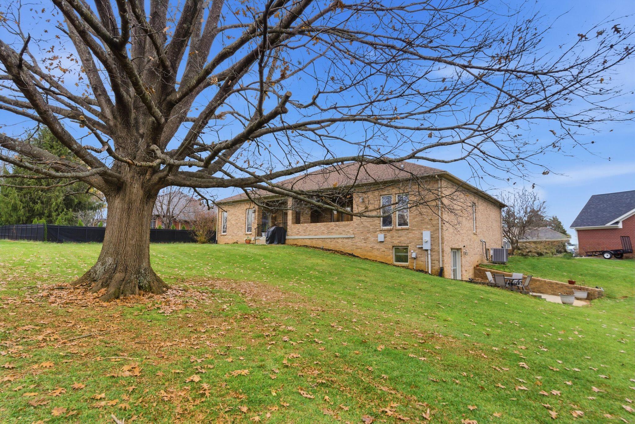 102 Jeannette Avenue