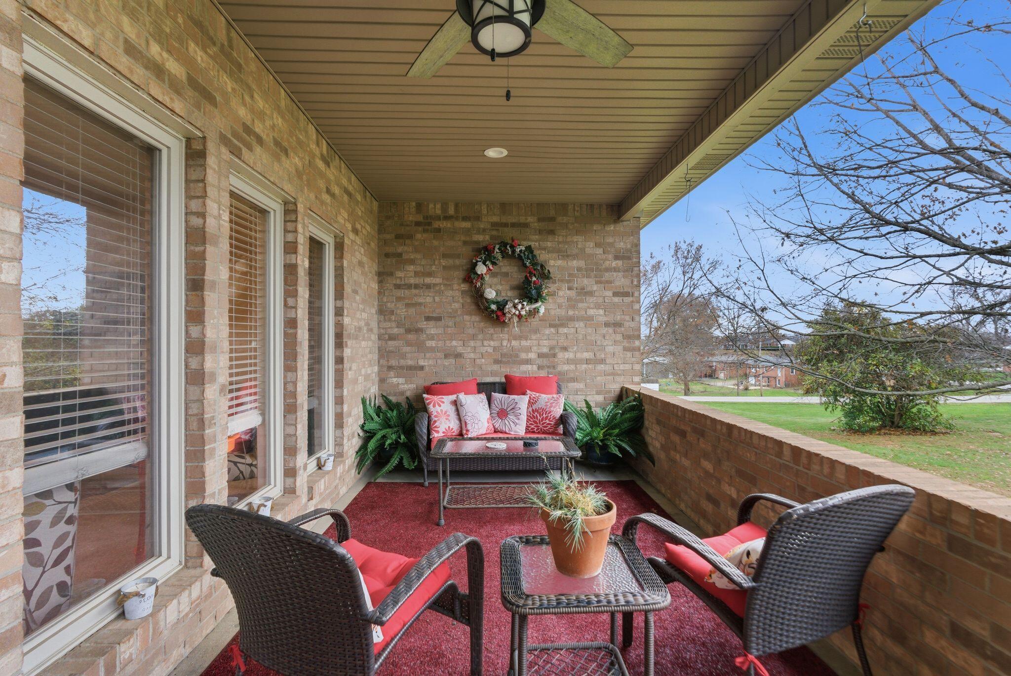 102 Jeannette Avenue