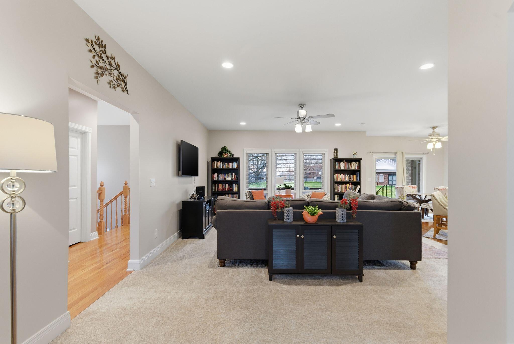 102 Jeannette Avenue