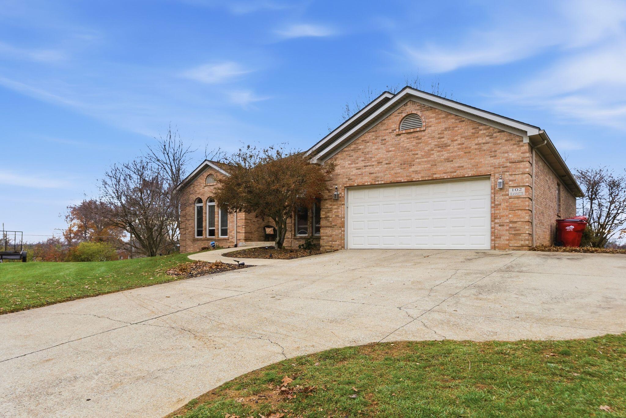 102 Jeannette Avenue