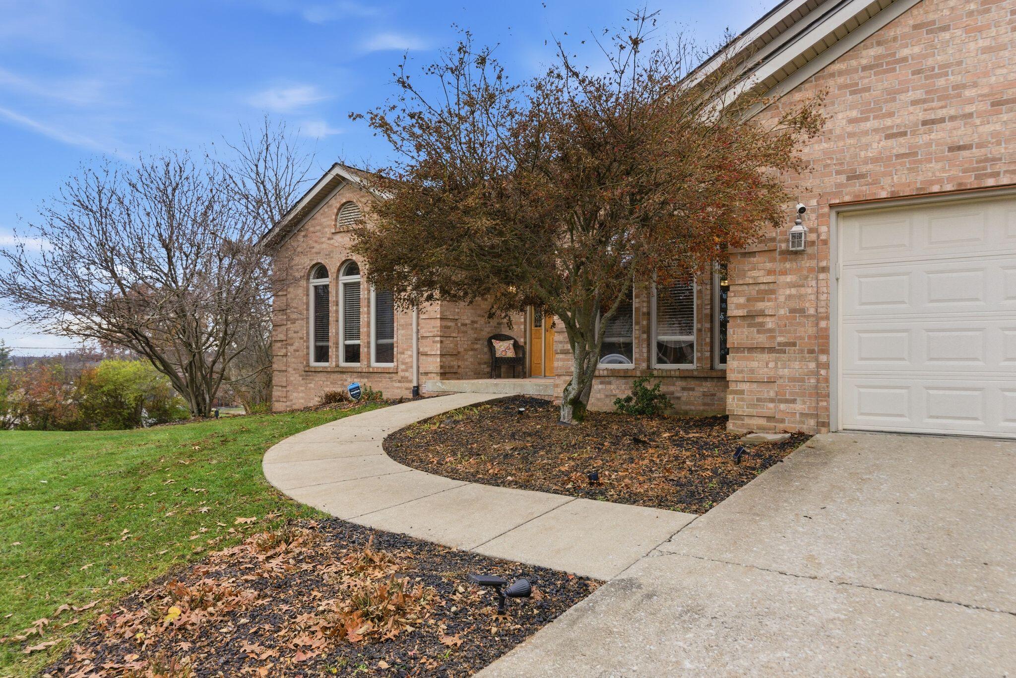 102 Jeannette Avenue