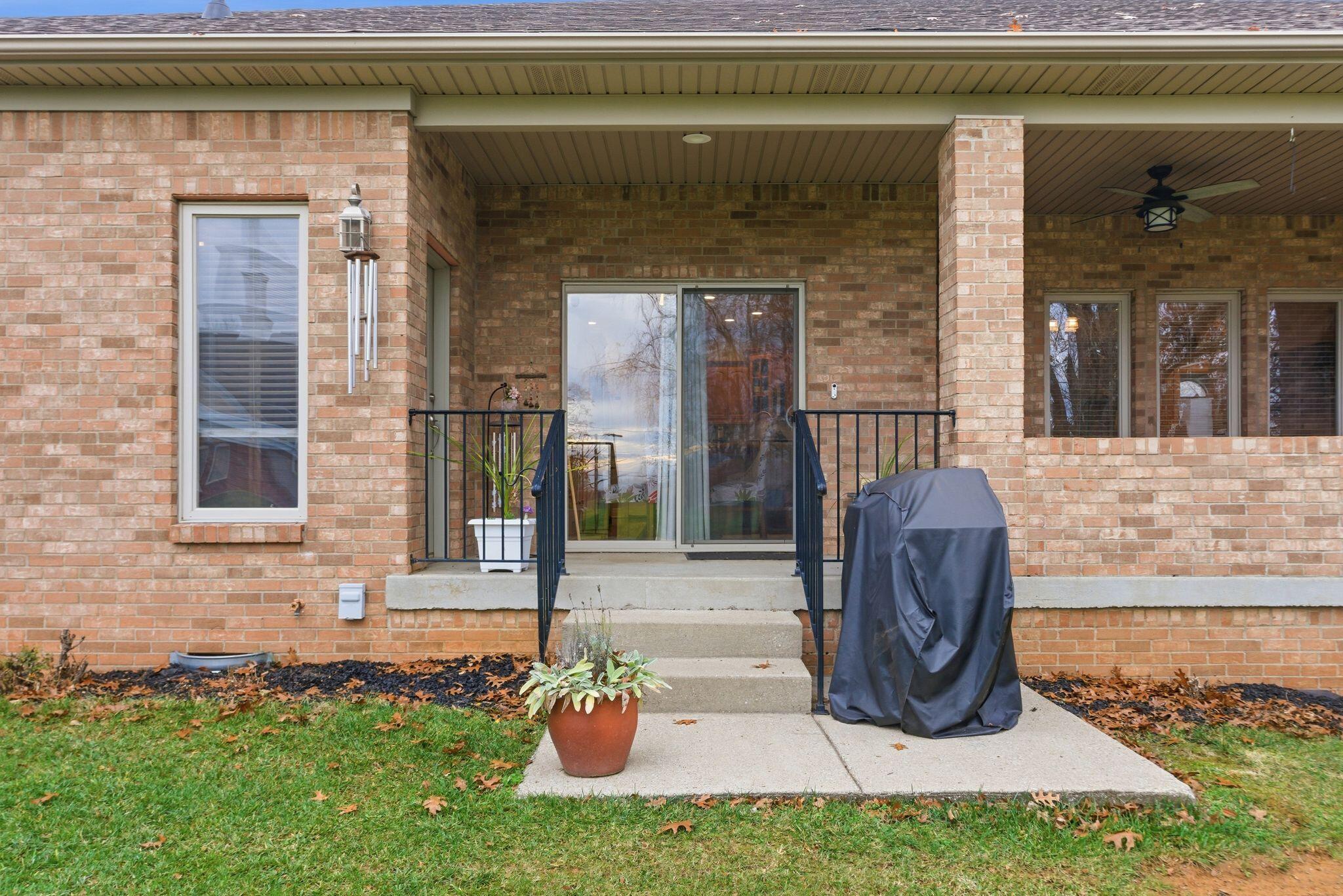 102 Jeannette Avenue