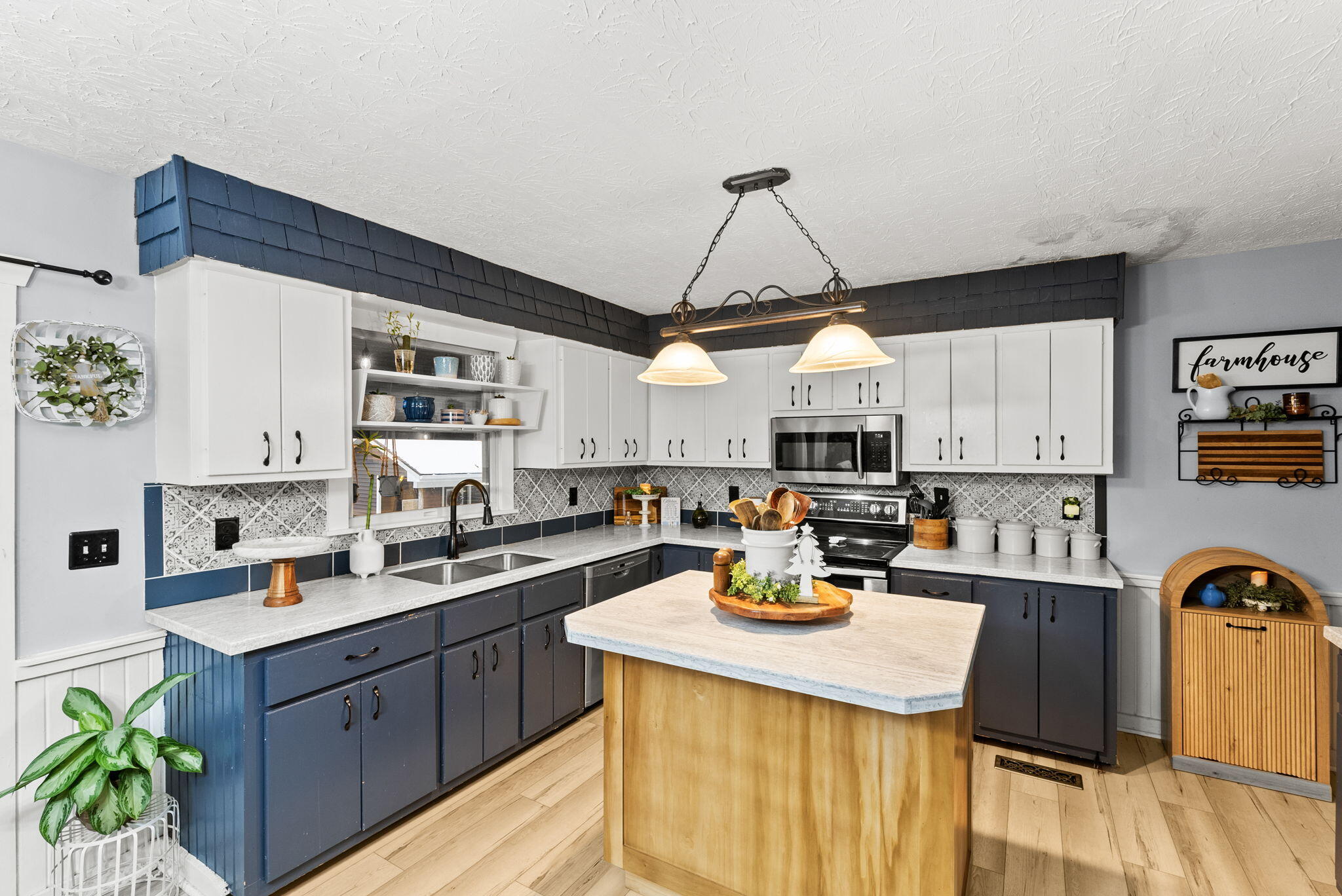 2461 John Watts Road