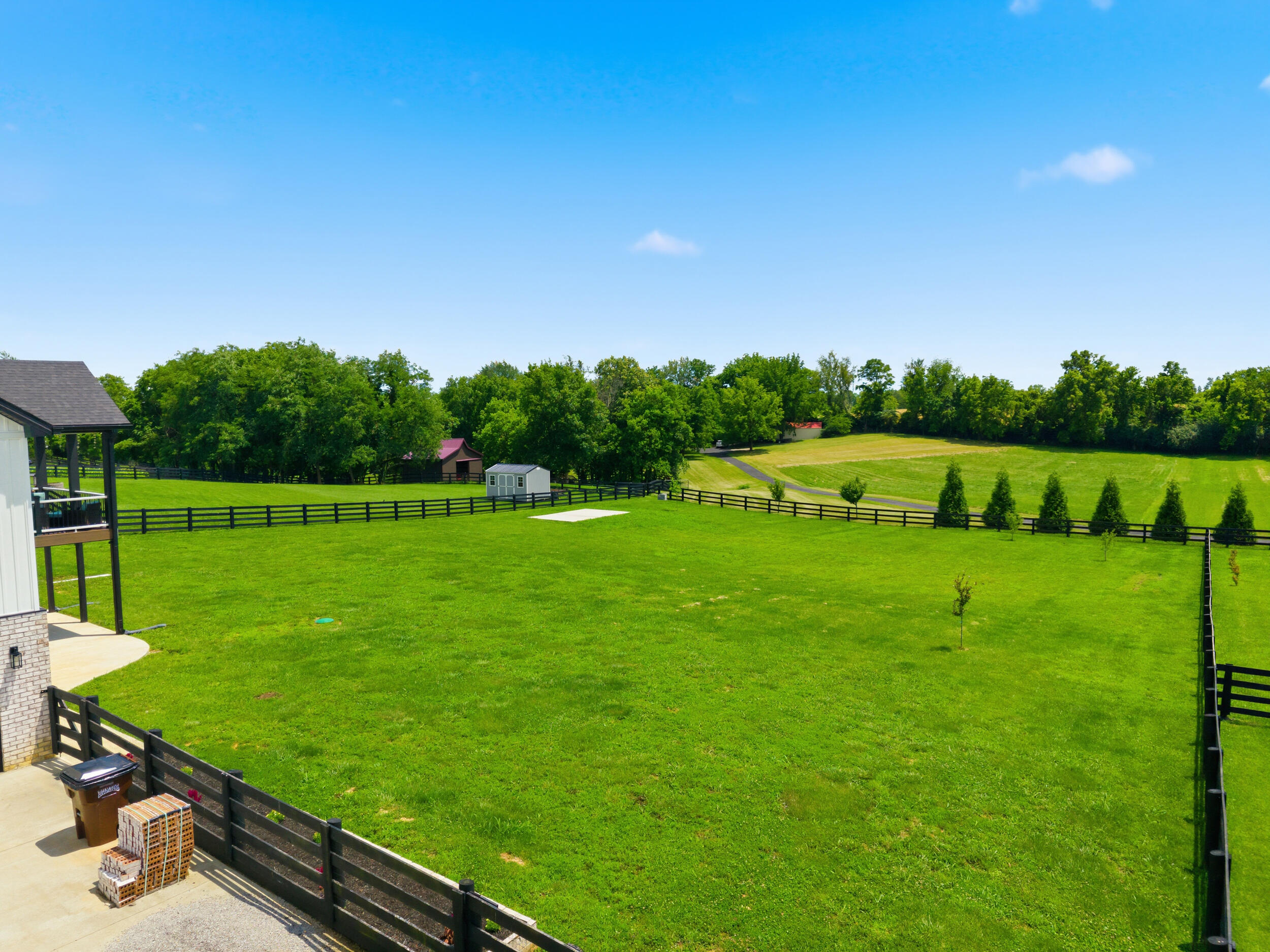 76 Woodspoint Drive