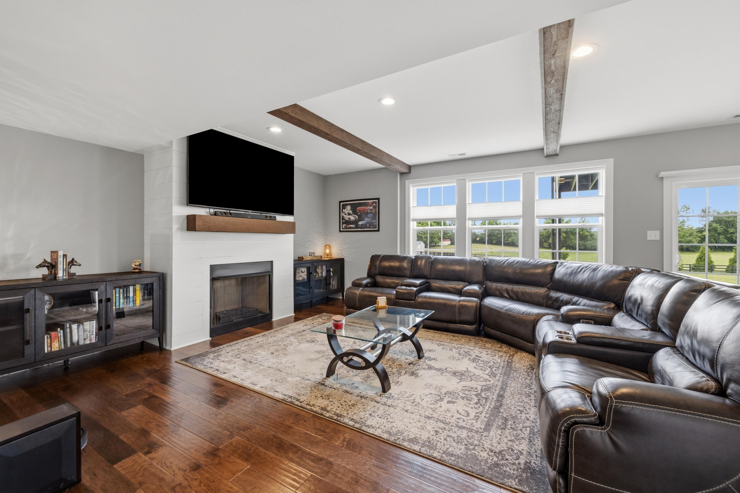 76 Woodspoint Drive