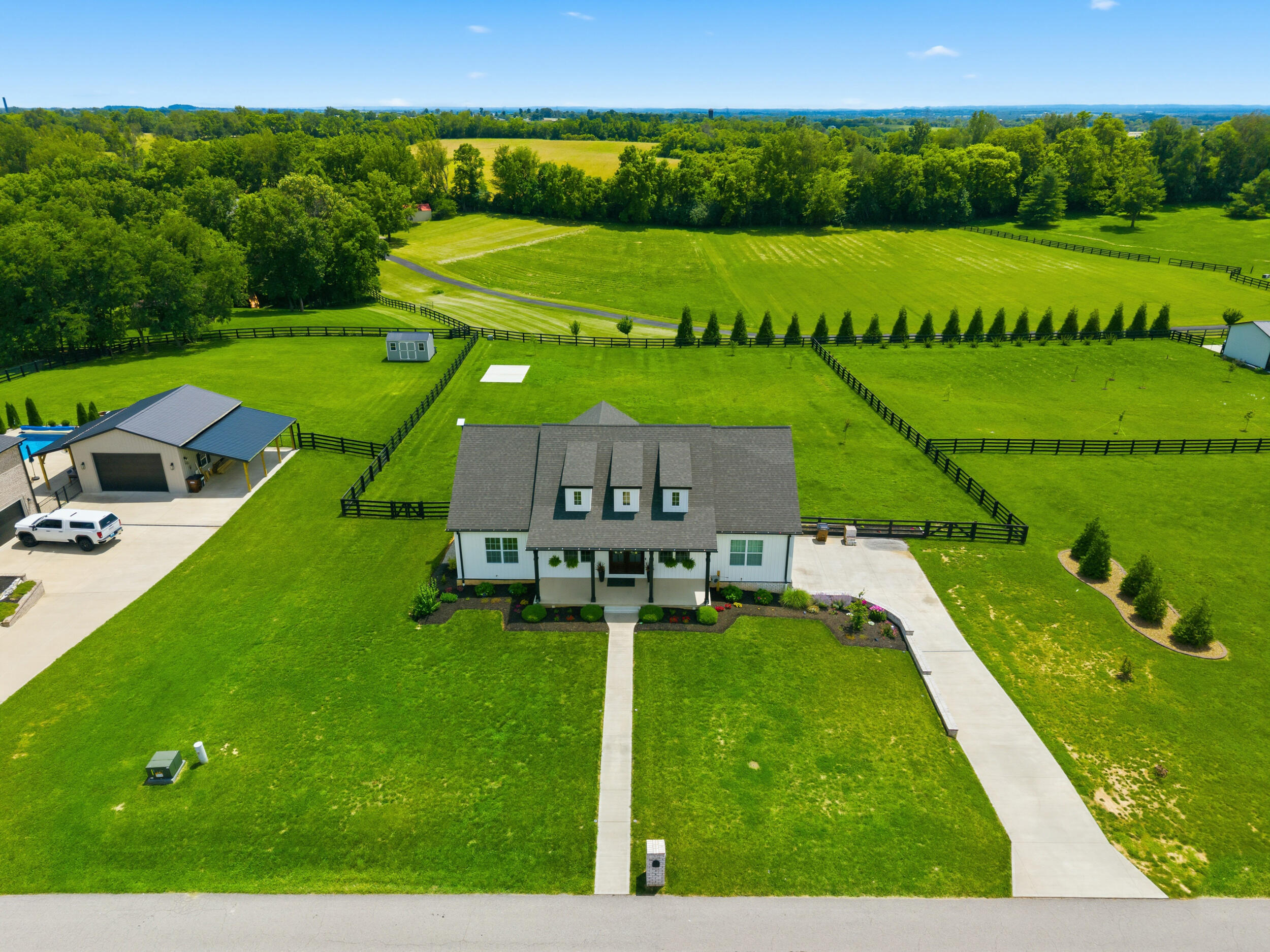 76 Woodspoint Drive