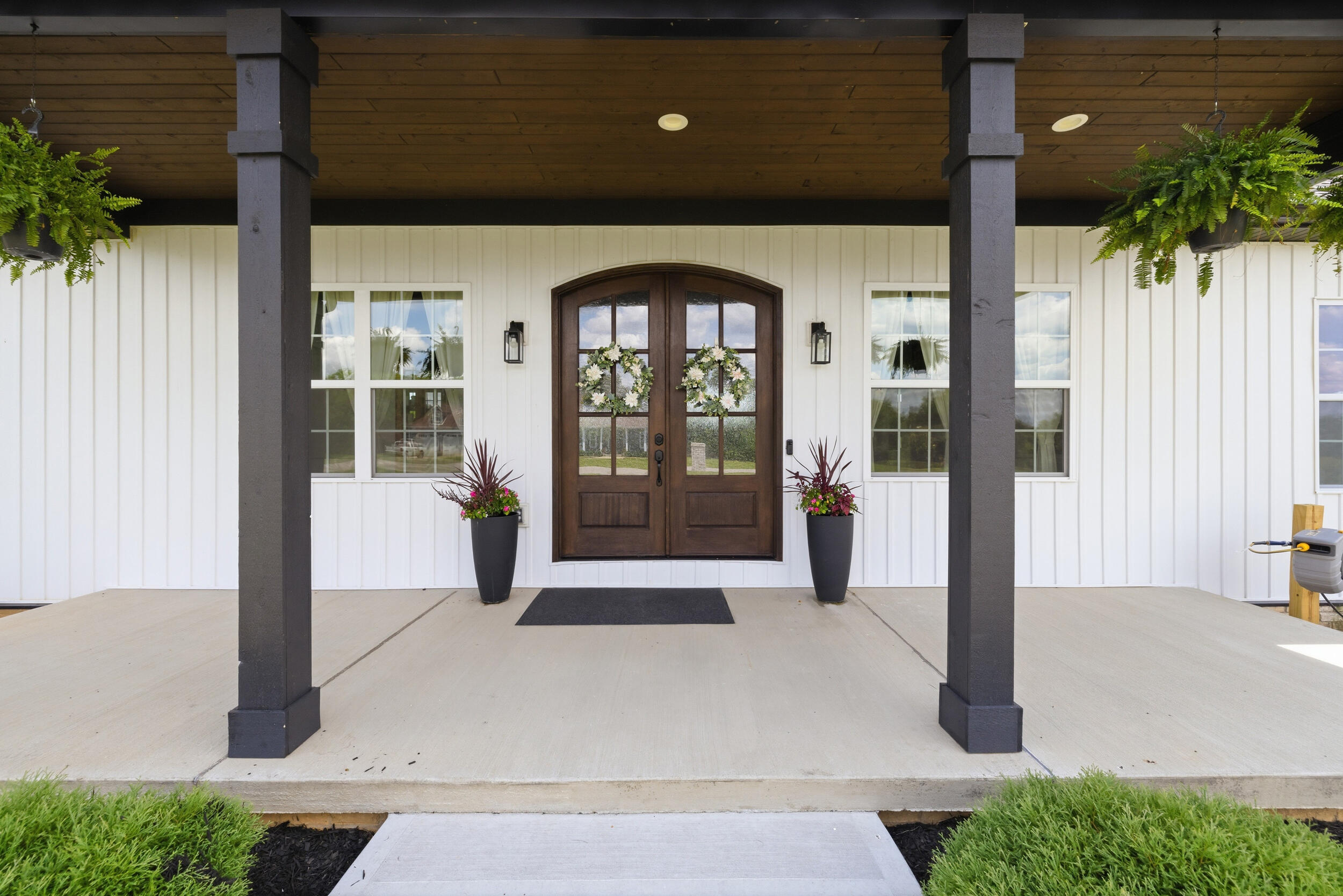 76 Woodspoint Drive