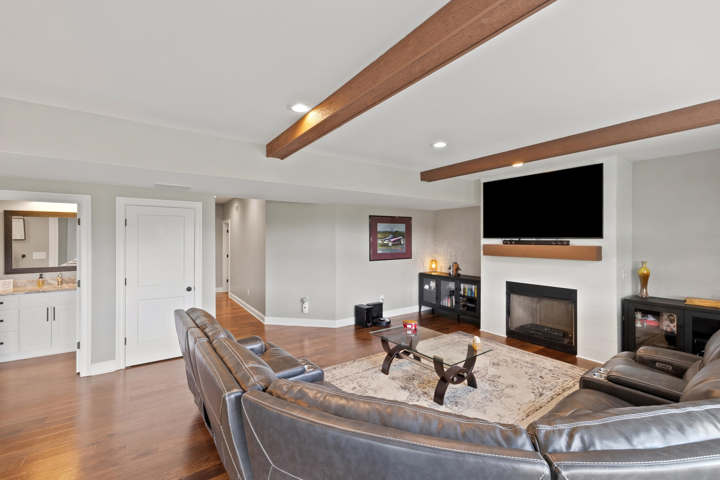 76 Woodspoint Drive