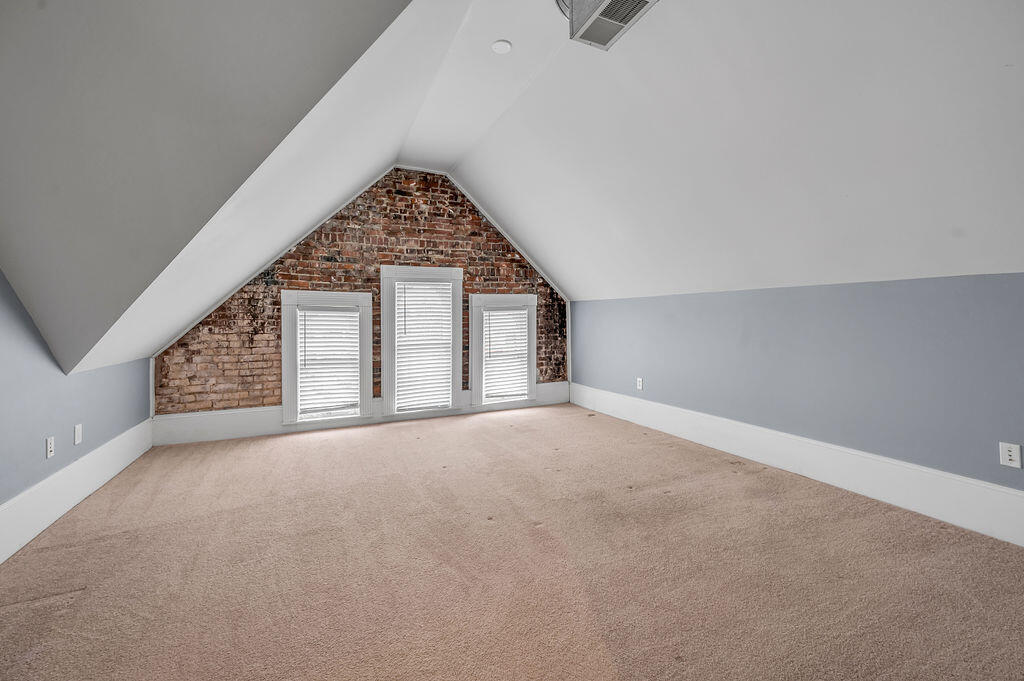 275 S Limestone 310