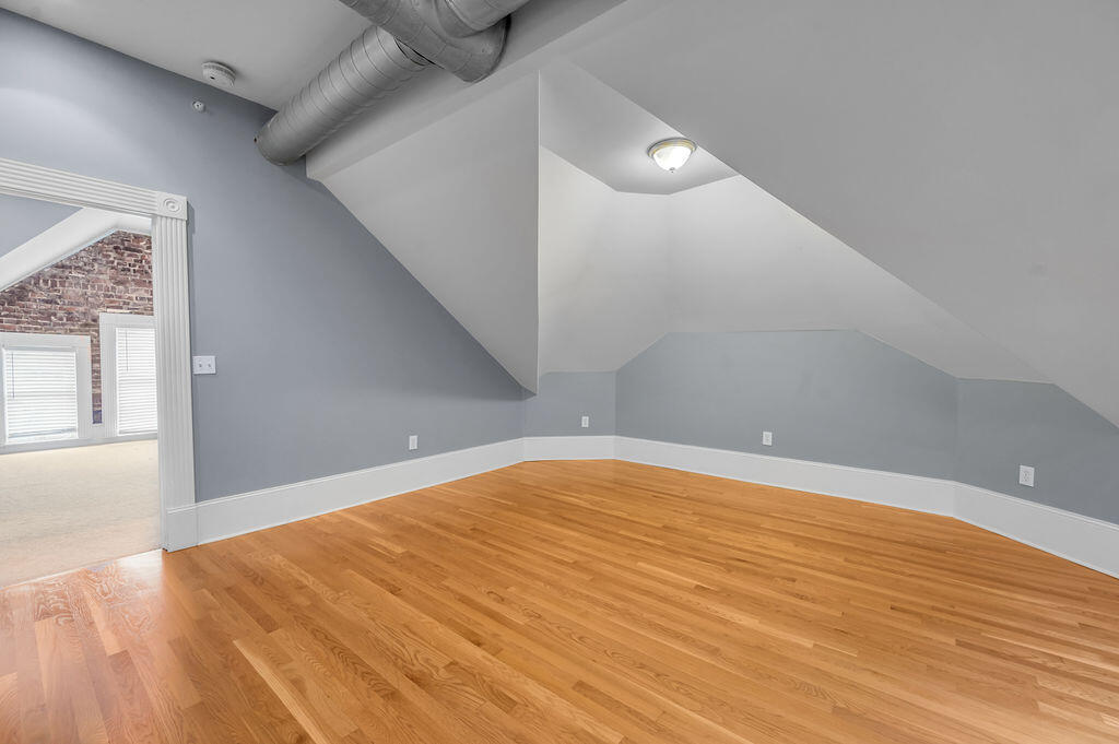 275 S Limestone 310