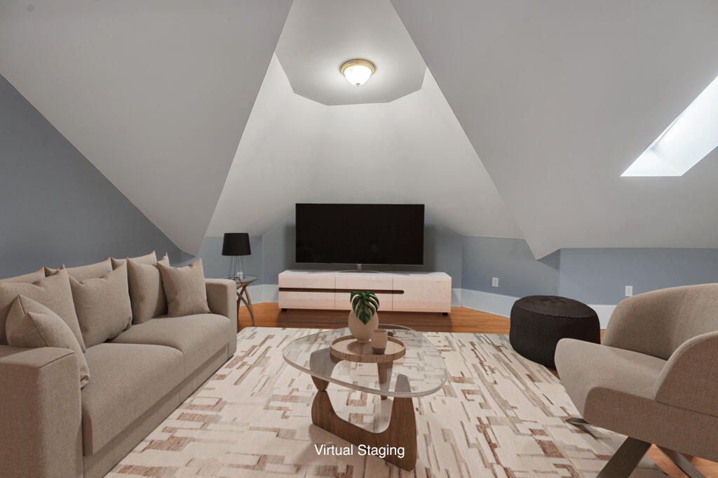 275 S Limestone 310