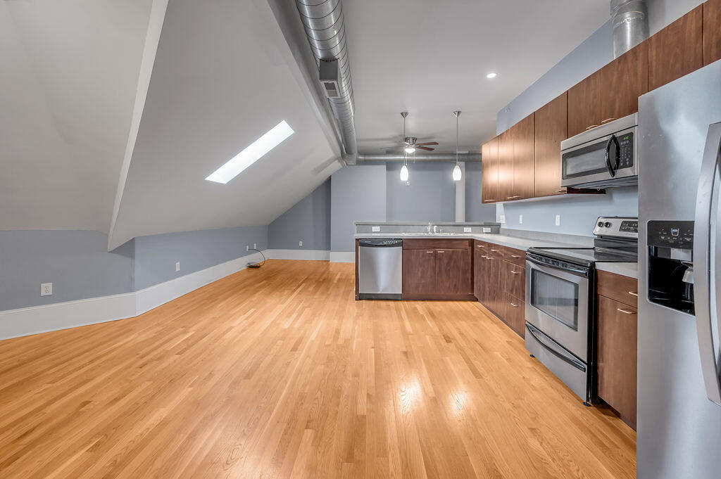 275 S Limestone 310