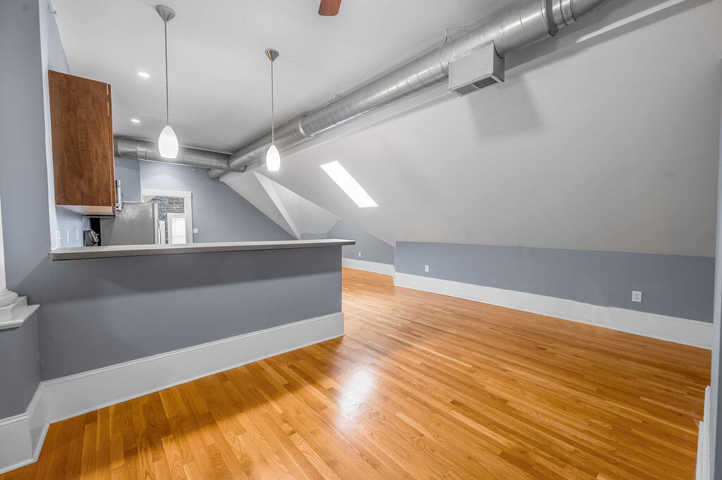 275 S Limestone 310