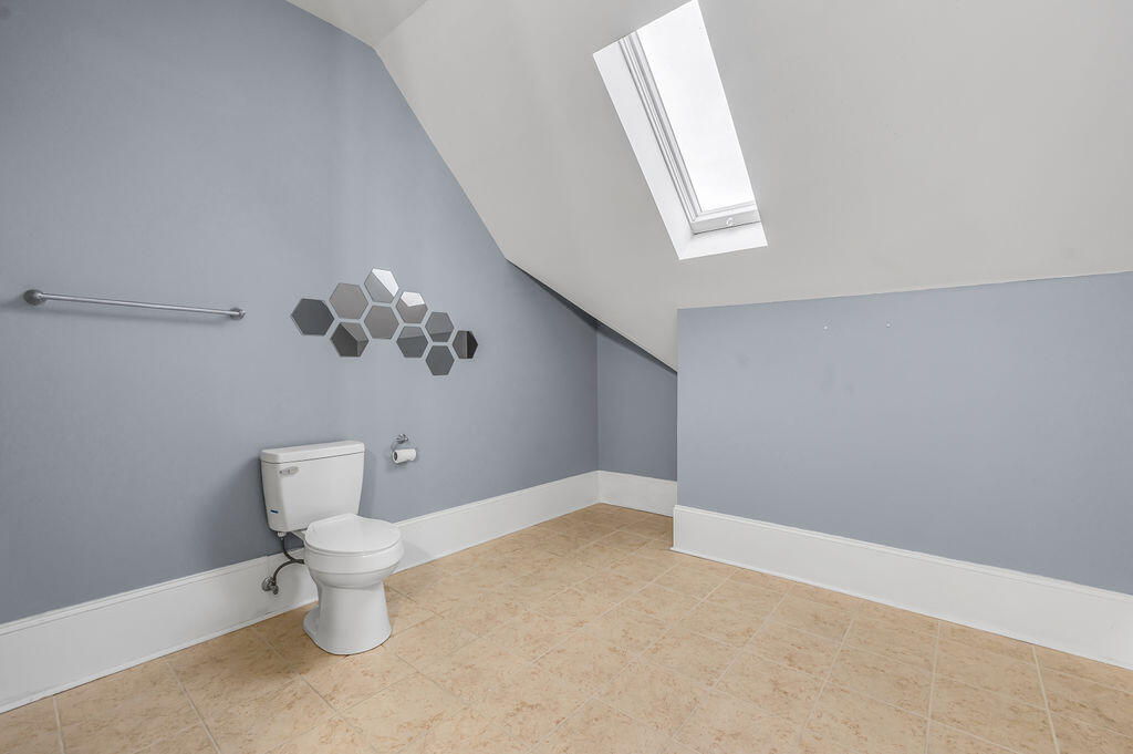 275 S Limestone 310