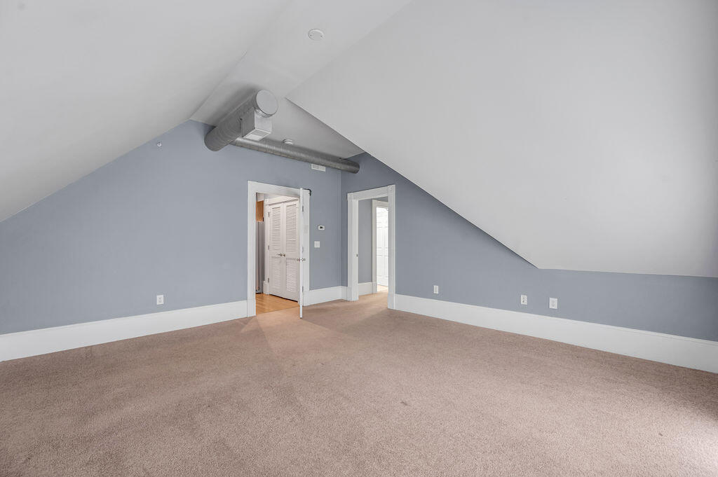 275 S Limestone 310