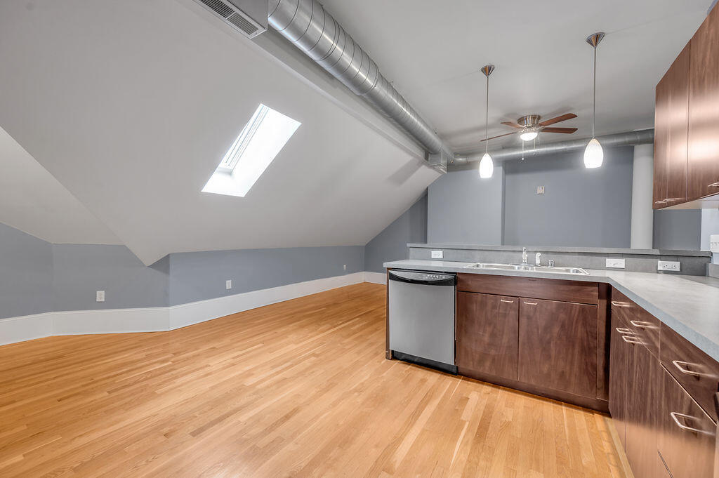 275 S Limestone 310