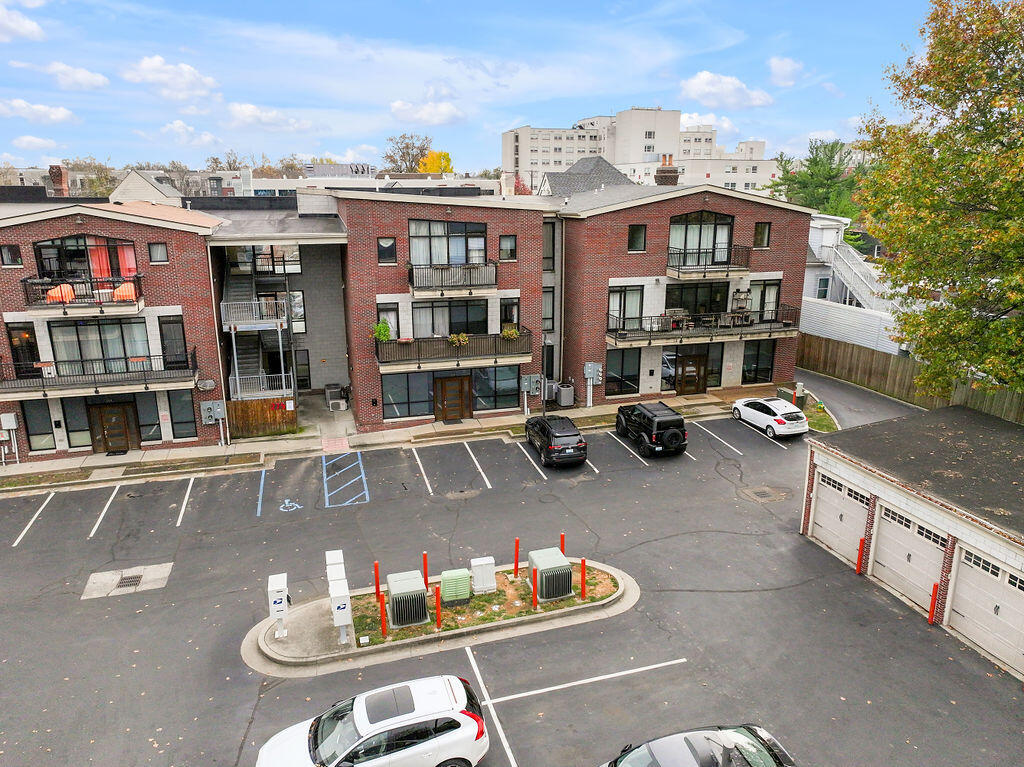 275 S Limestone 310