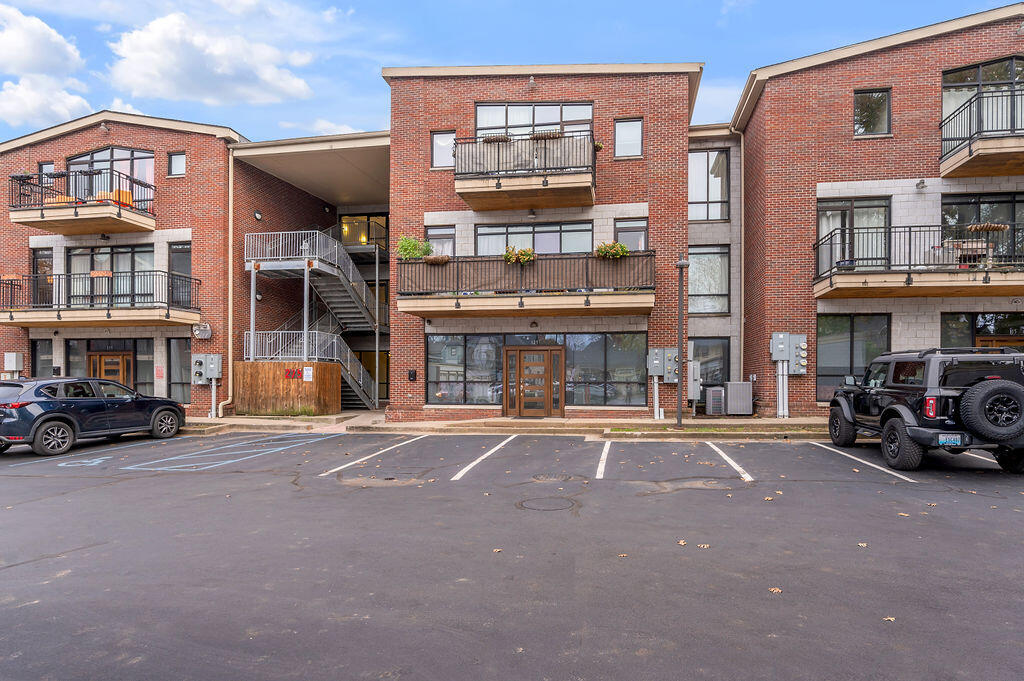 275 S Limestone 310