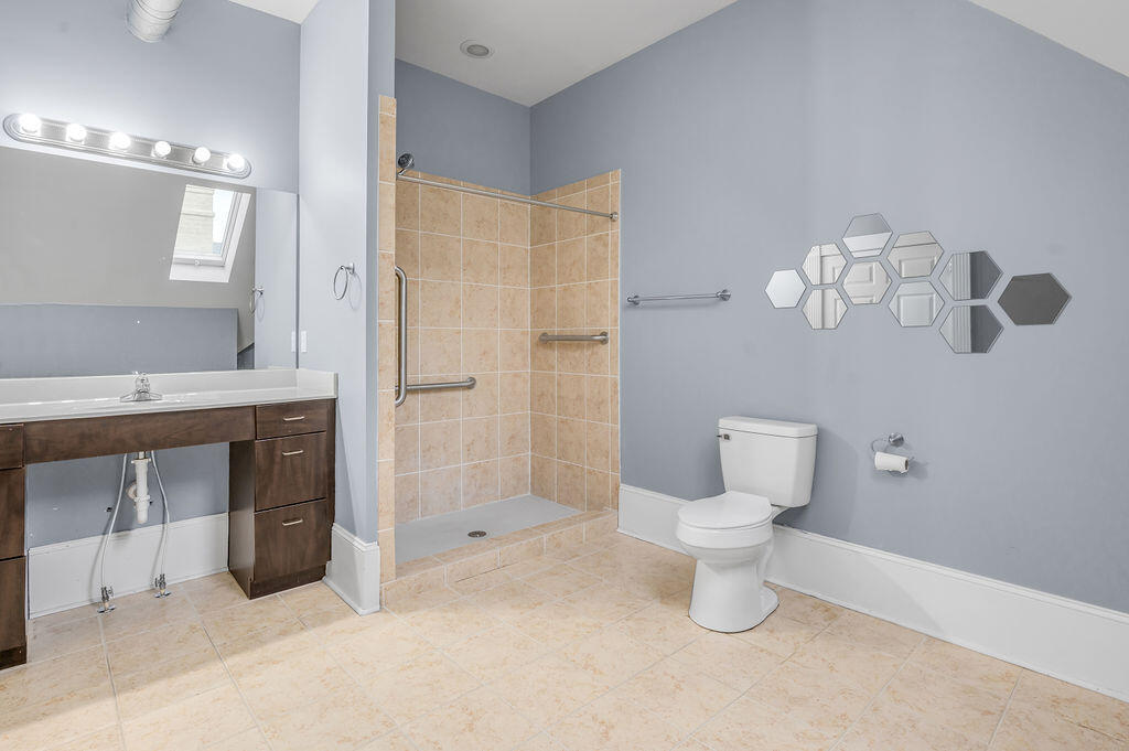 275 S Limestone 310