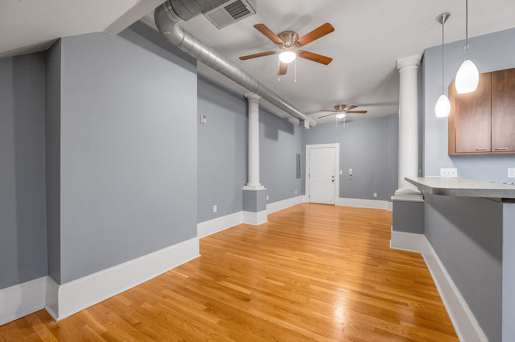 275 S Limestone 310