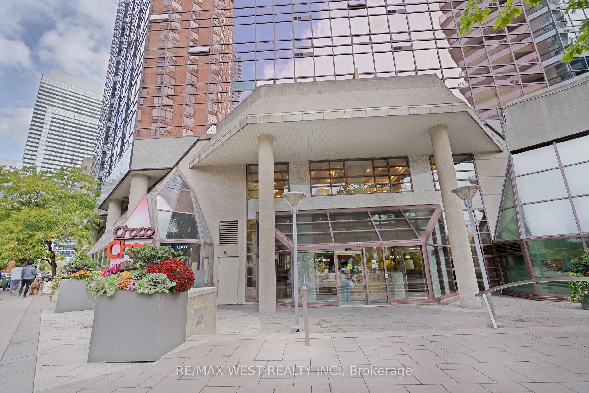 1001 Bay Street Unit 2002