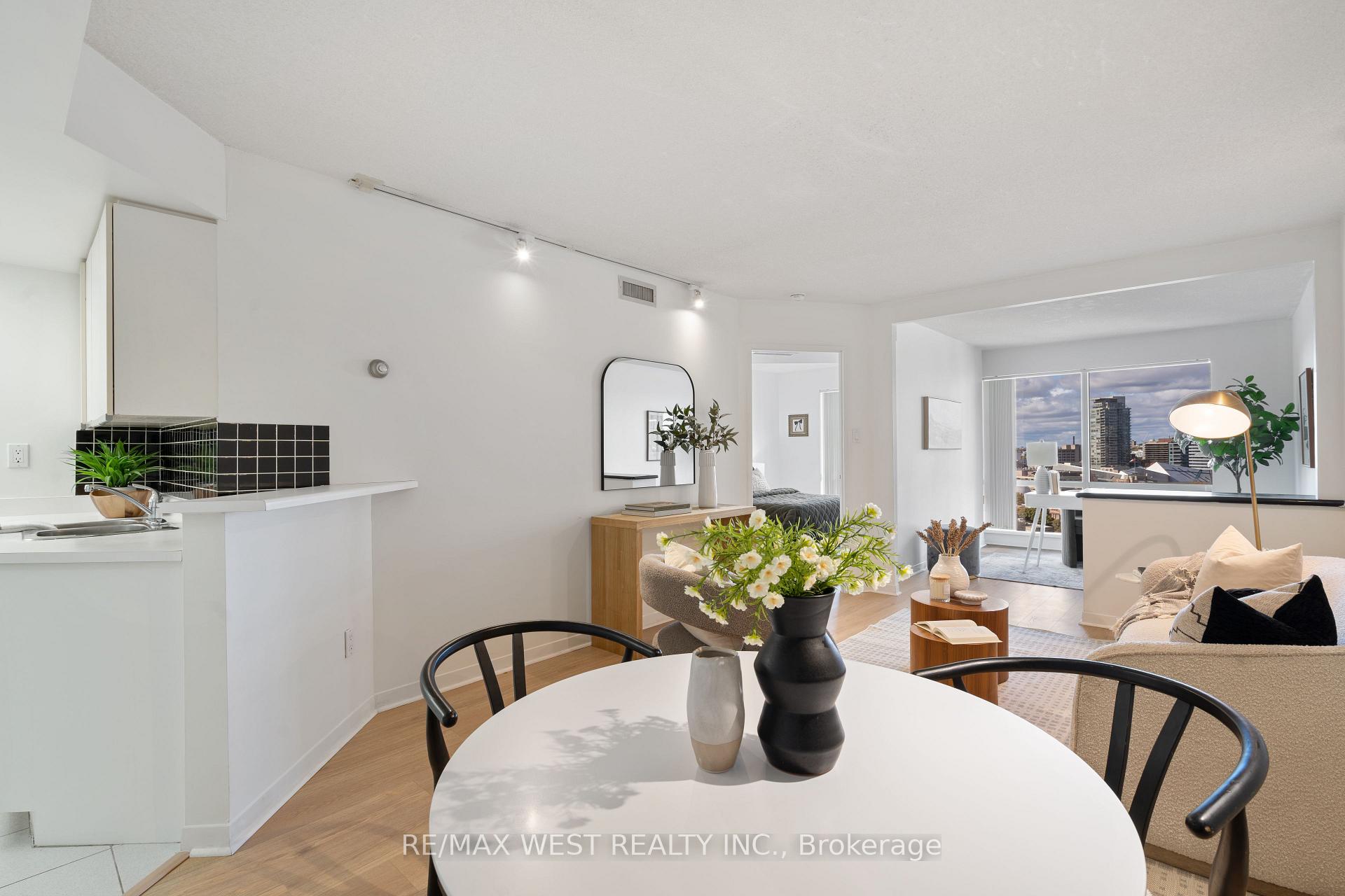 1001 Bay Street Unit 2002