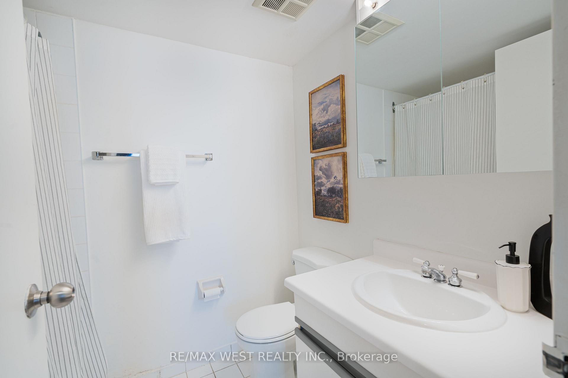 1001 Bay Street Unit 2002