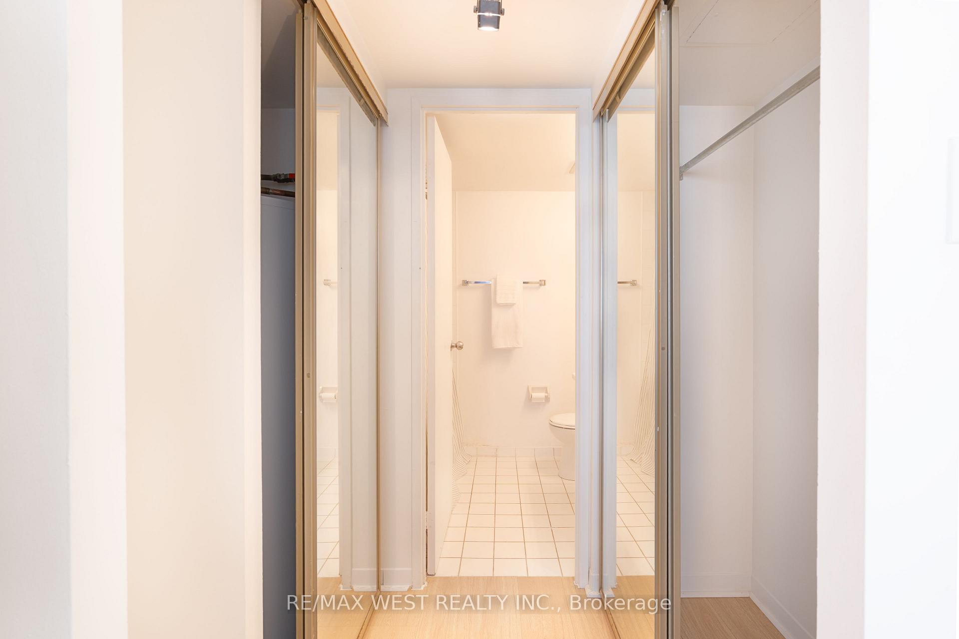 1001 Bay Street Unit 2002