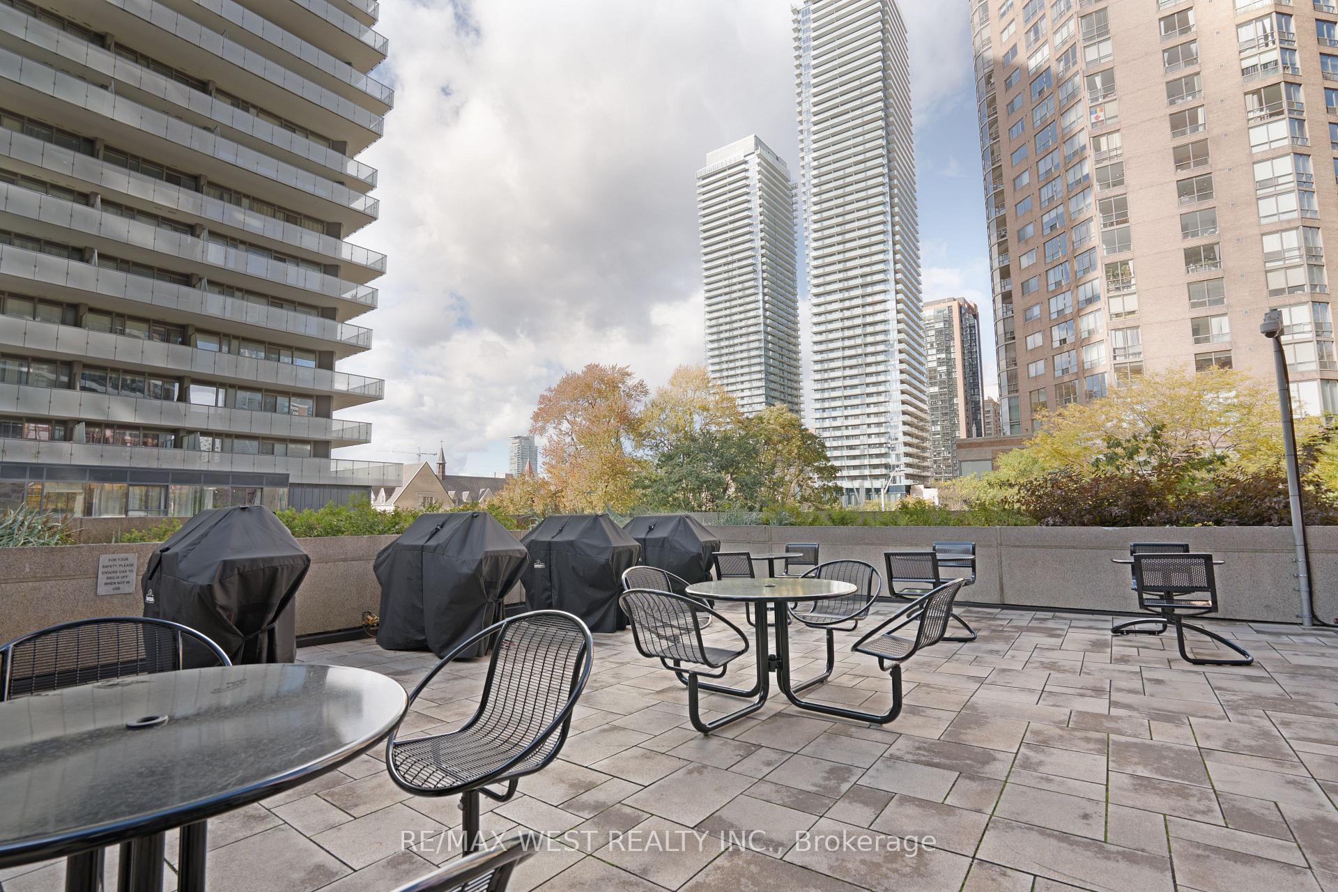 1001 Bay Street Unit 2002