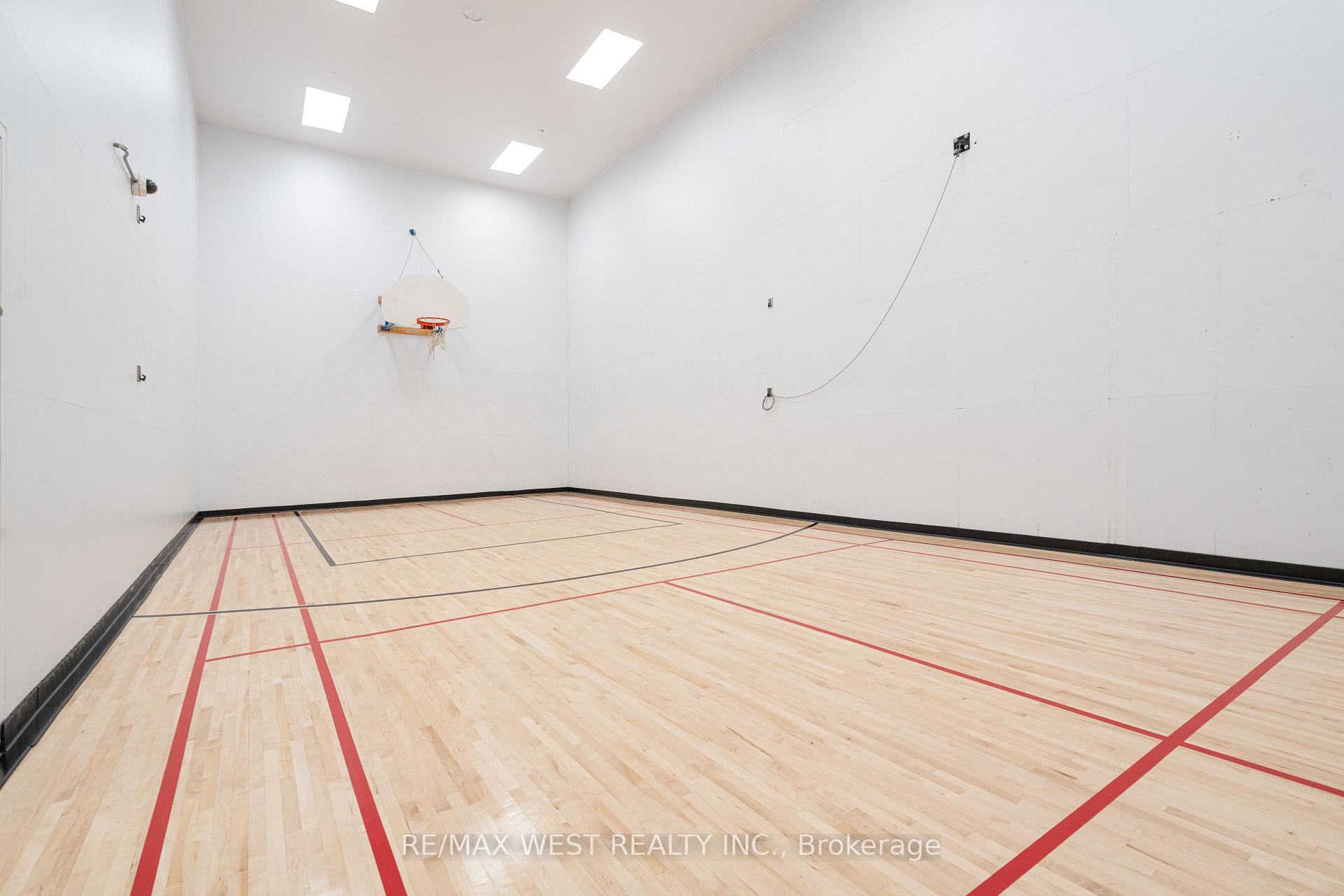 1001 Bay Street Unit 2002