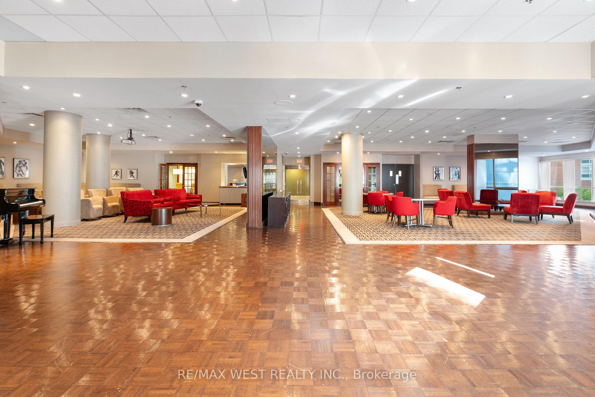 1001 Bay Street Unit 2002