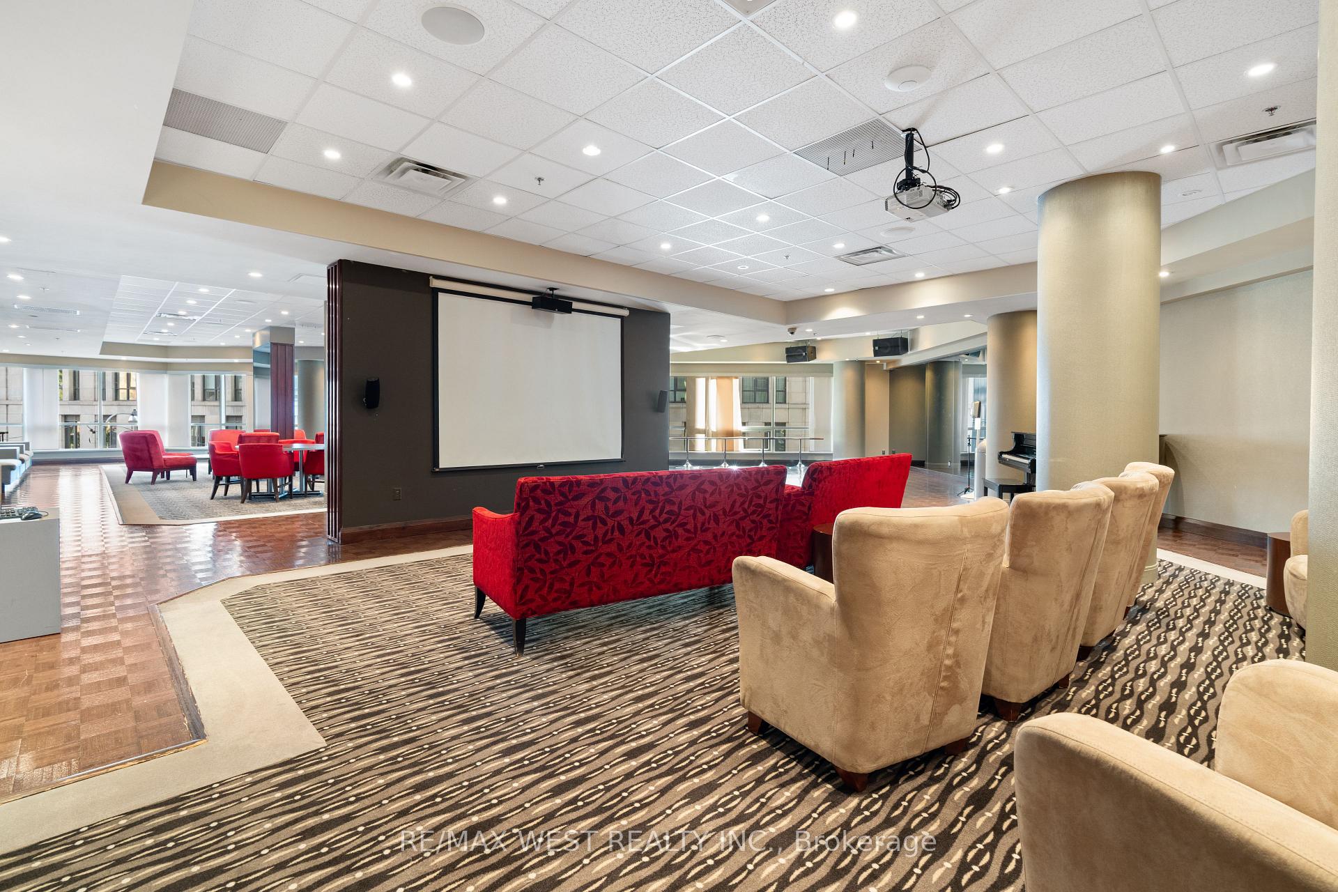 1001 Bay Street Unit 2002