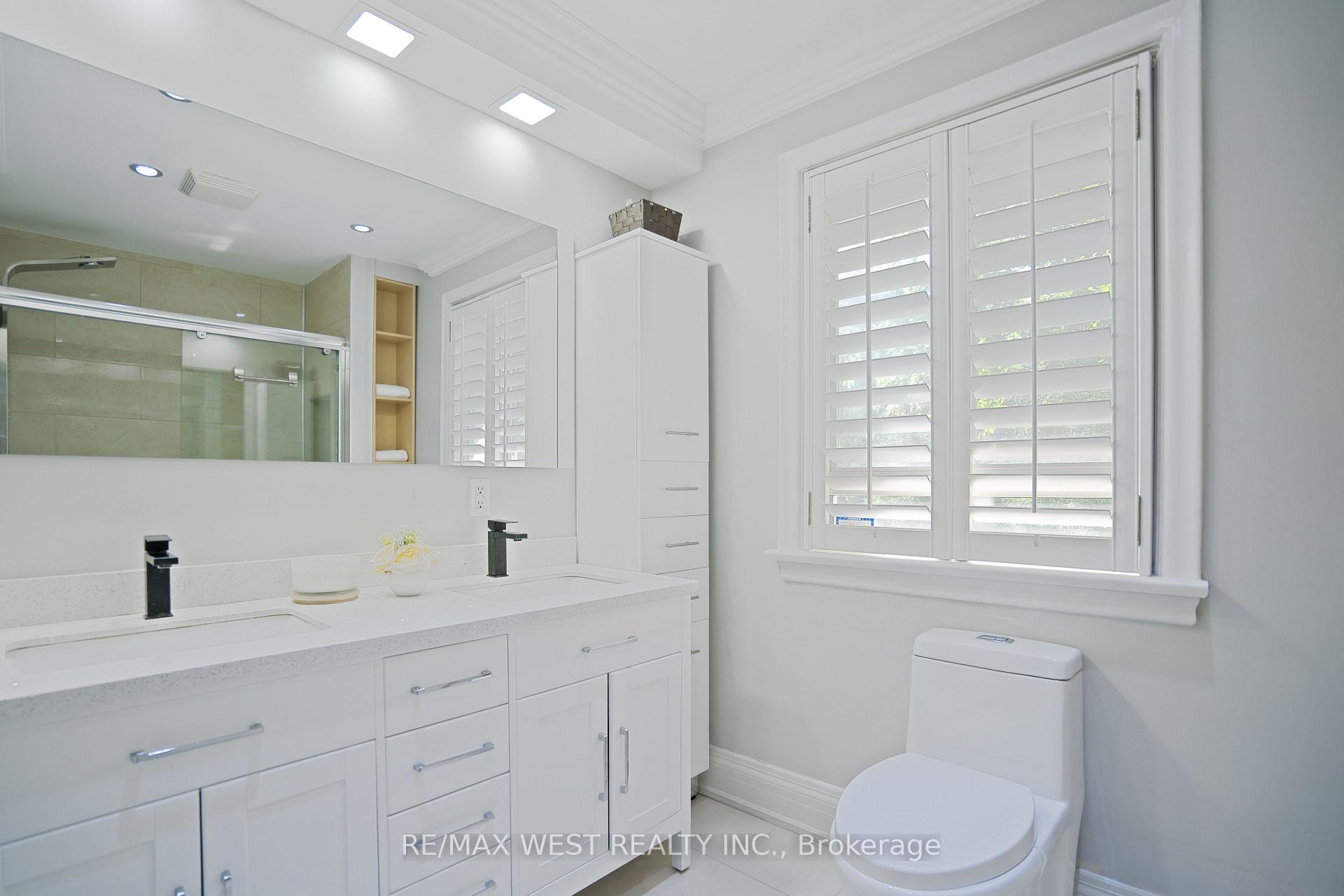 4 Elmview Court