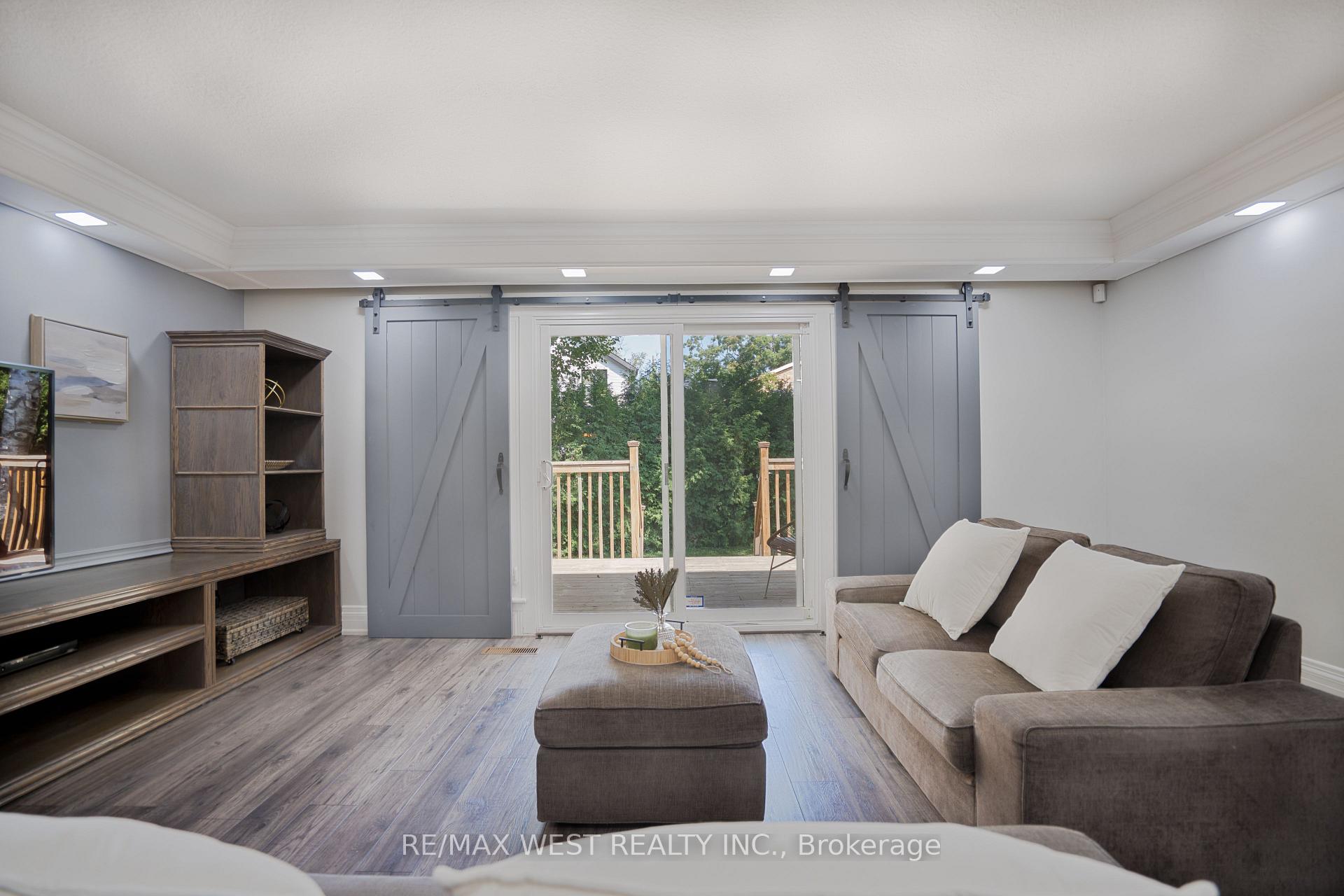 4 Elmview Court