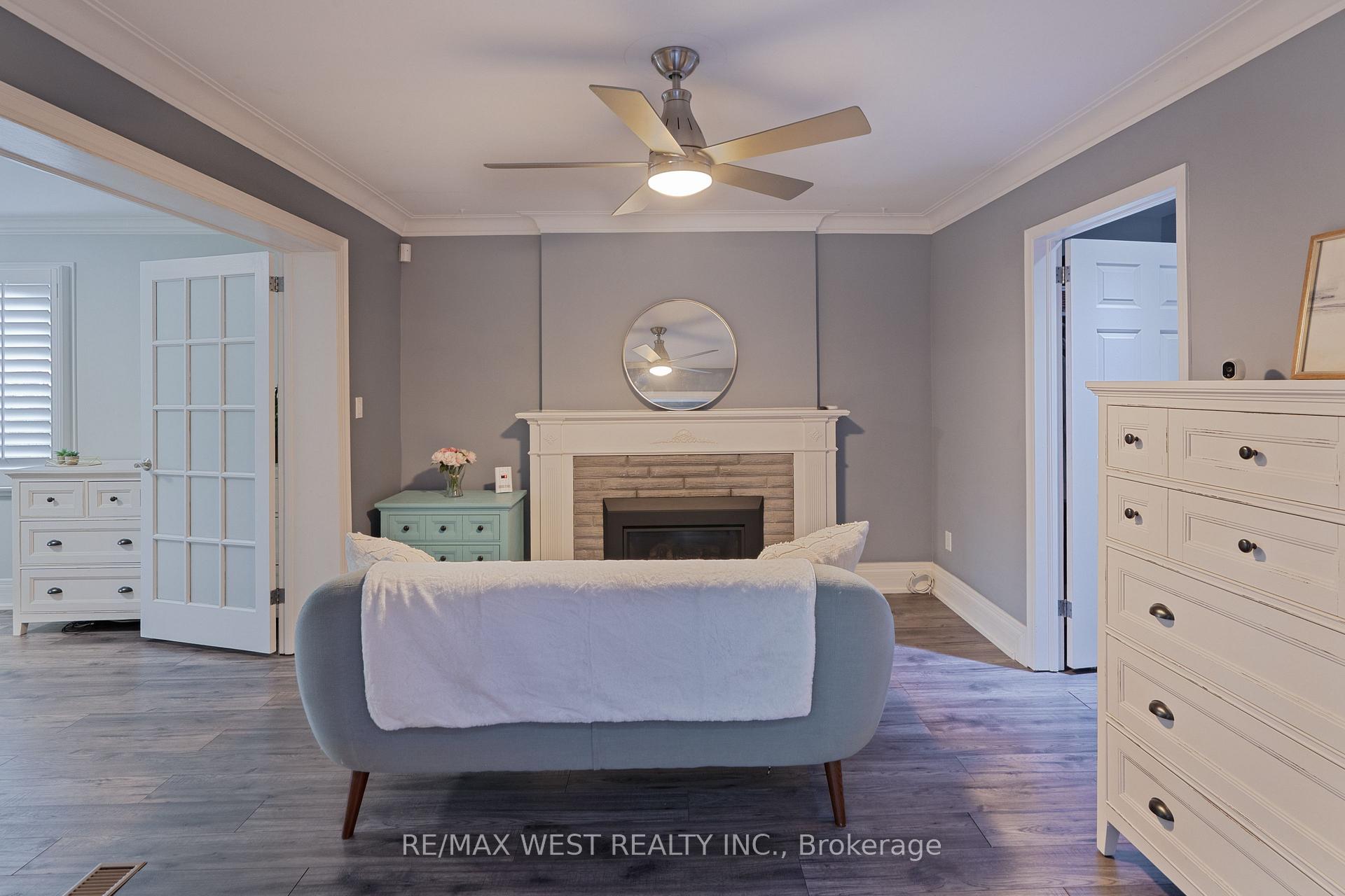4 Elmview Court