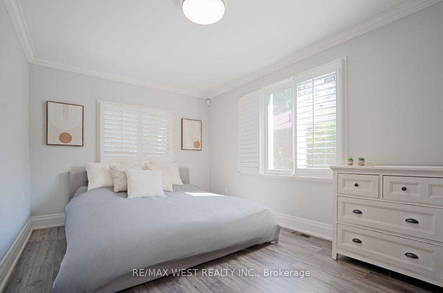 4 Elmview Court