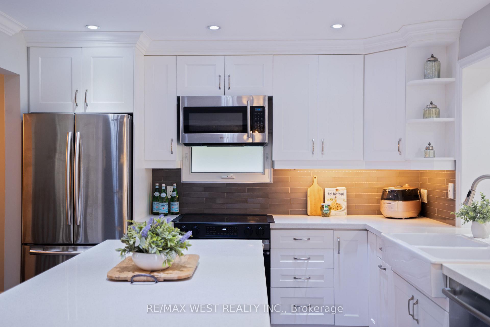 4 Elmview Court