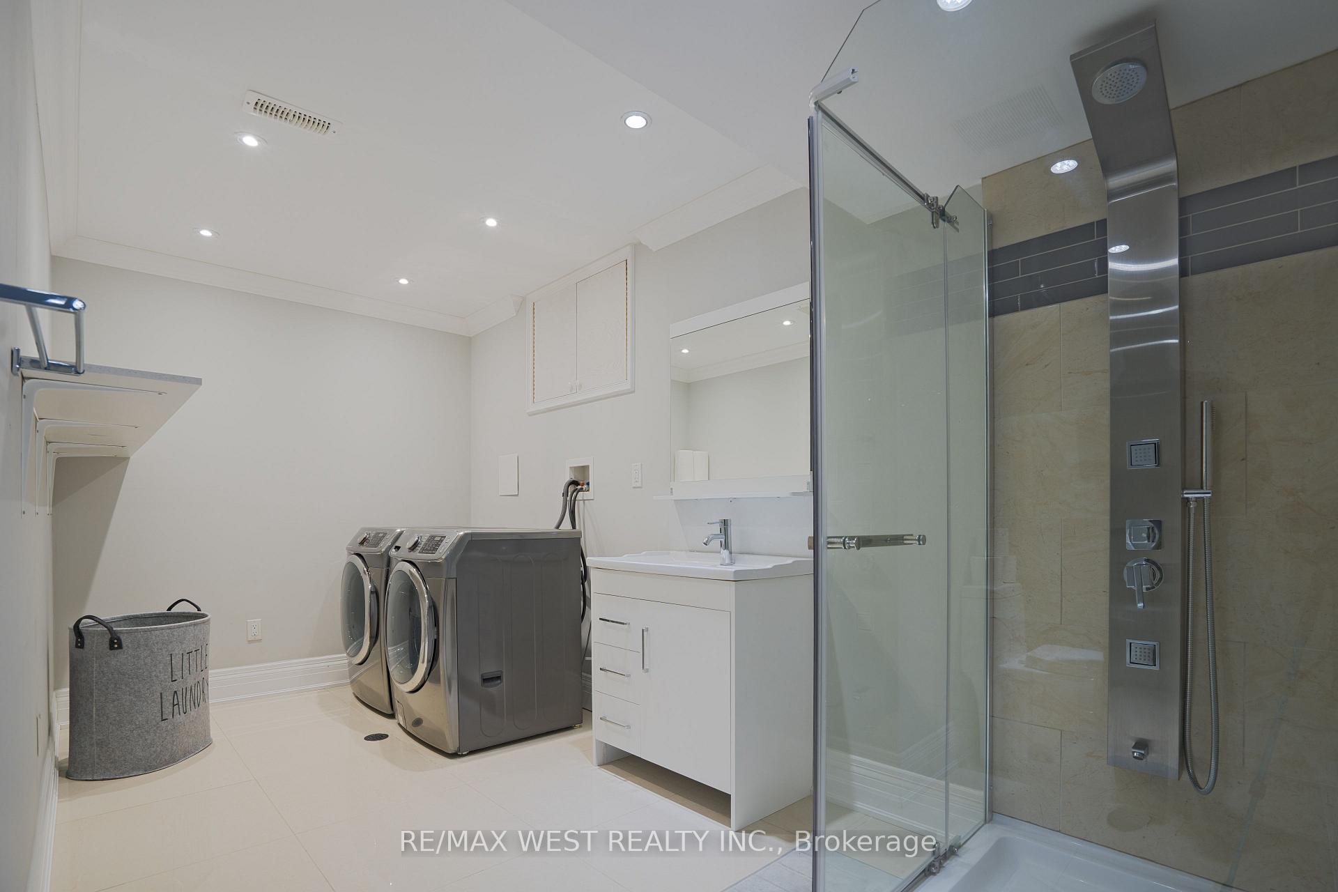 4 Elmview Court