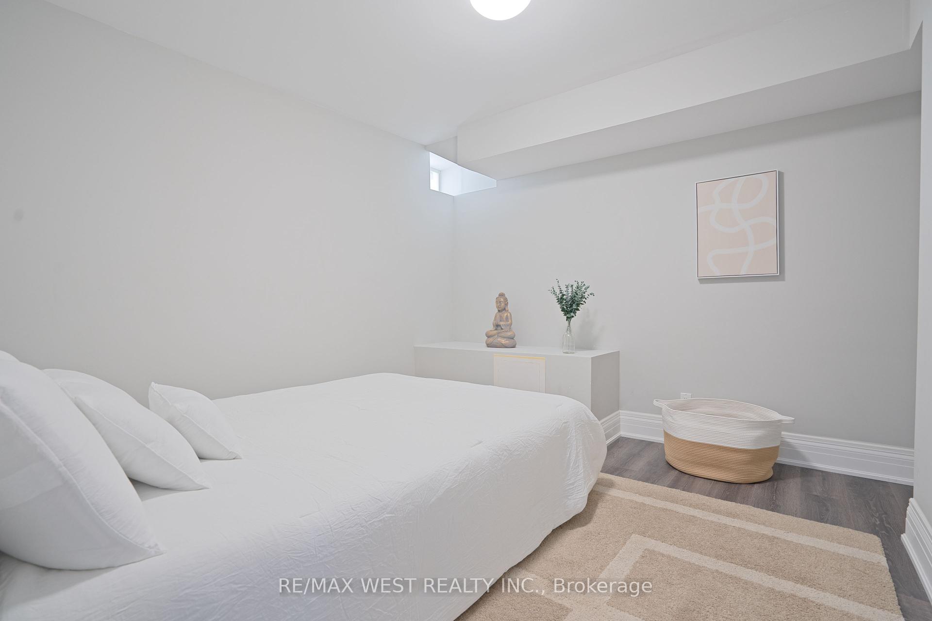 4 Elmview Court