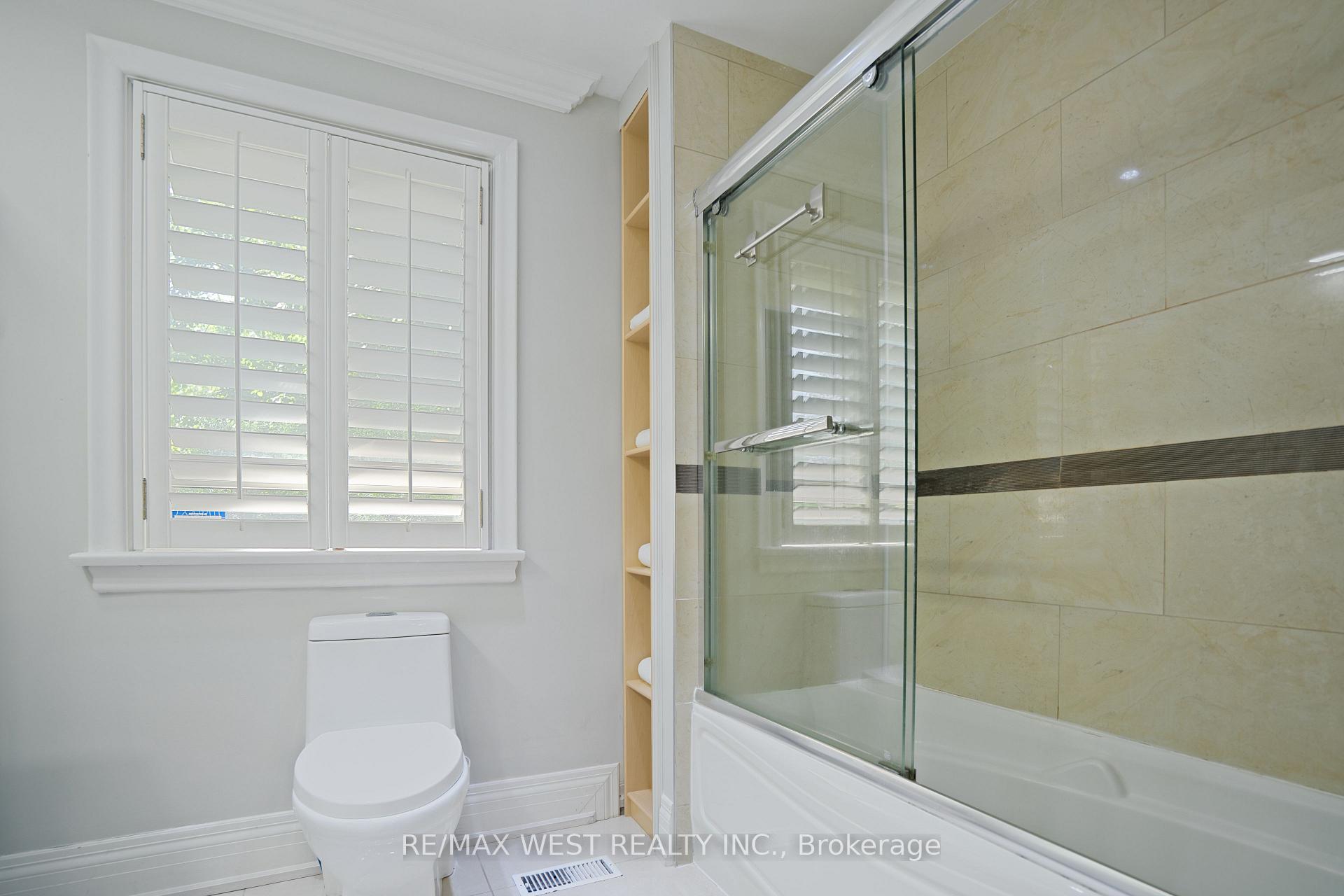 4 Elmview Court