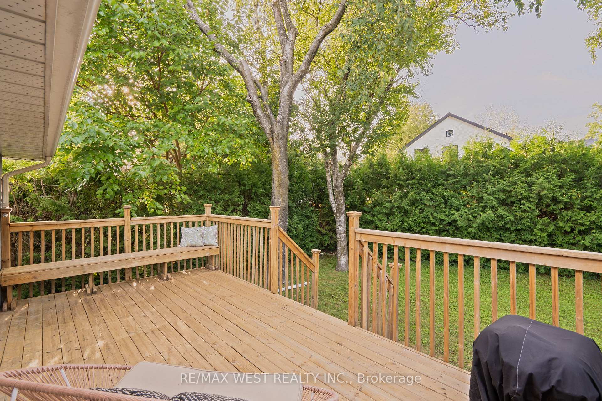 4 Elmview Court