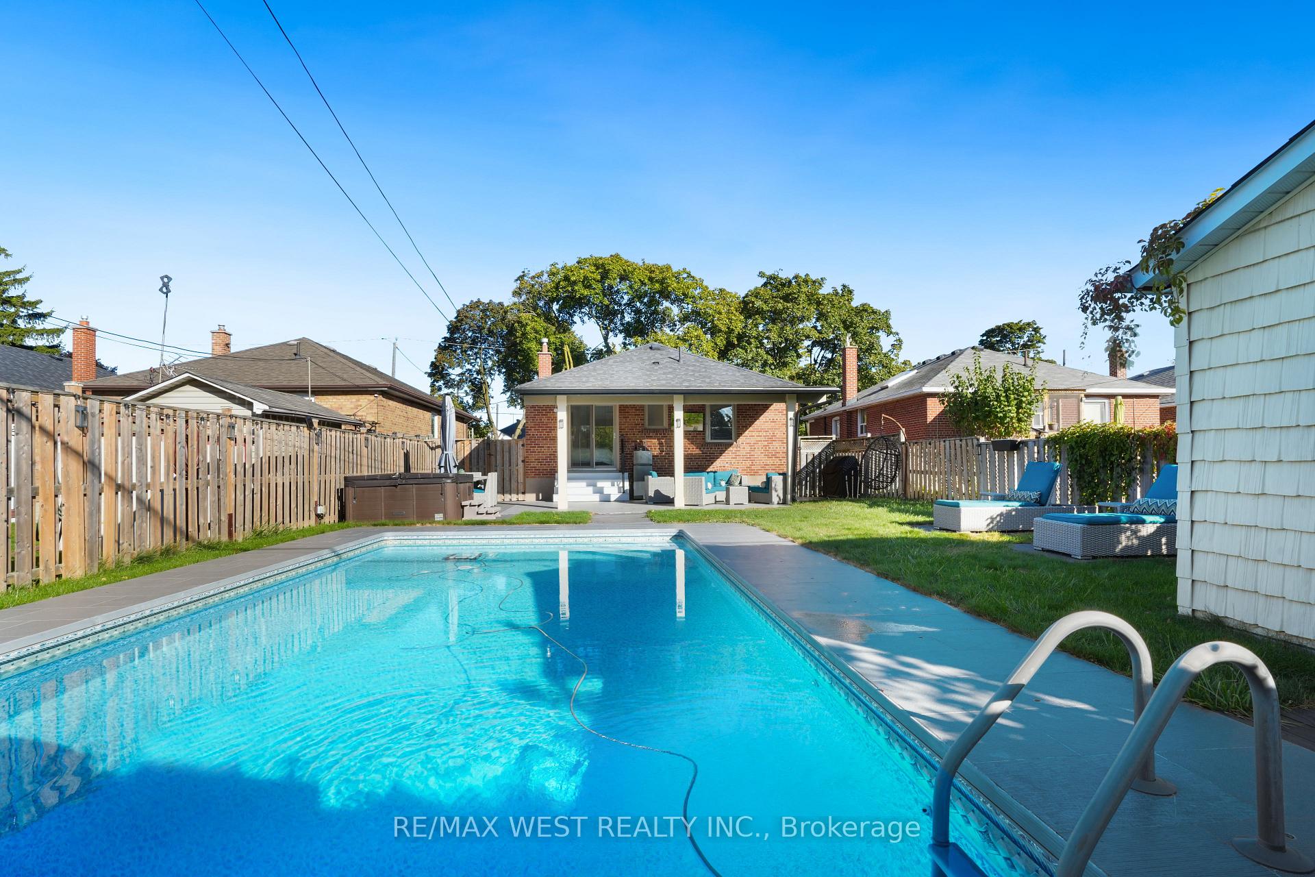 25 Silvercrest Avenue